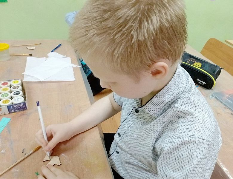 Раскрась свою ёлочную игрушку!