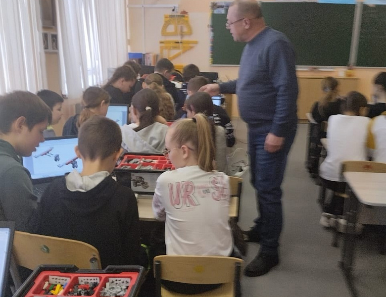  "ТехноЭкспресс"  приехал в  Яблоновскую школу.